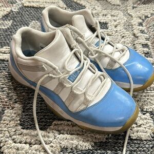 Jordan 11 Retro low university blue (GS)